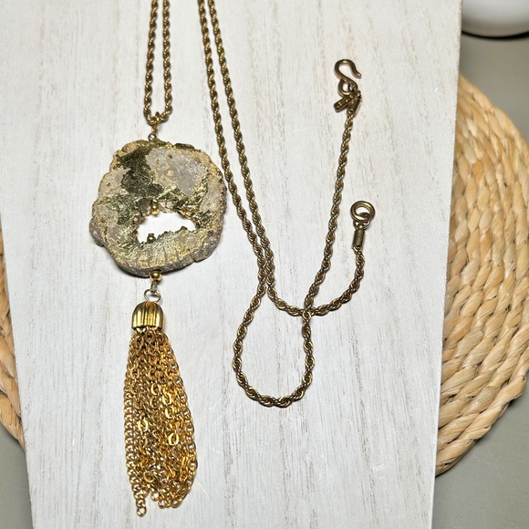 Vintage KJL Natural Geode Slice Agate Pendant Necklace with Gold Leaf accents - Picture 4 of 12